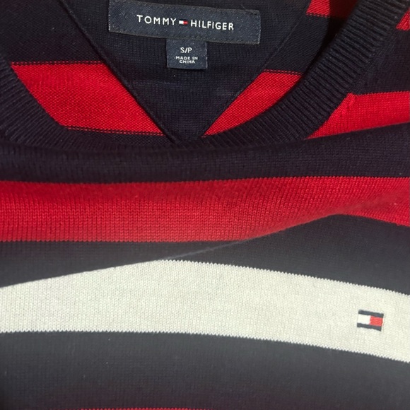 Tommy Hilfiger Men's Striped Crewneck Sweater in Navy and Red - Picture 3 of 3